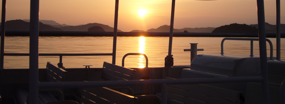 The changing view of the Seto Inland Sea from the cabin is stunning and can only be enjoyed from our ship.